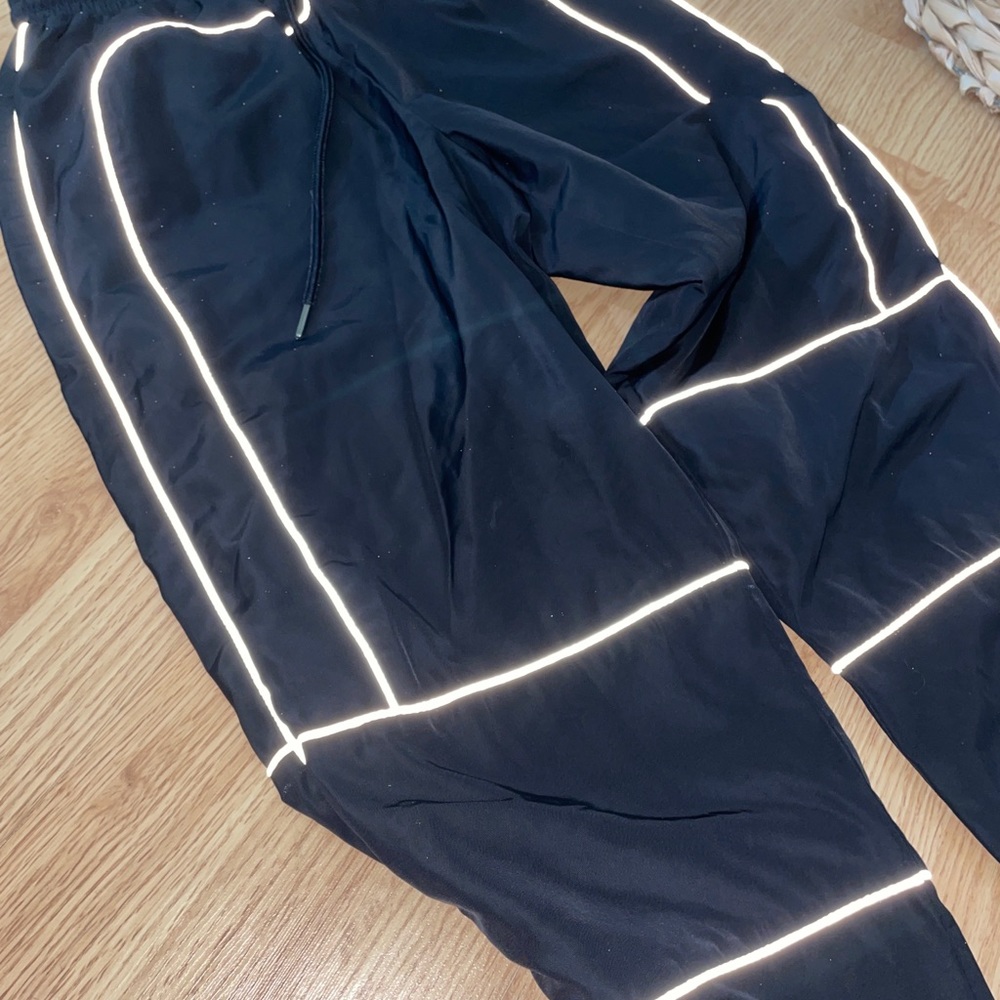 Forever 21 reflective joggers great condition